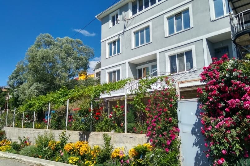 Nune Guest House - Ялта