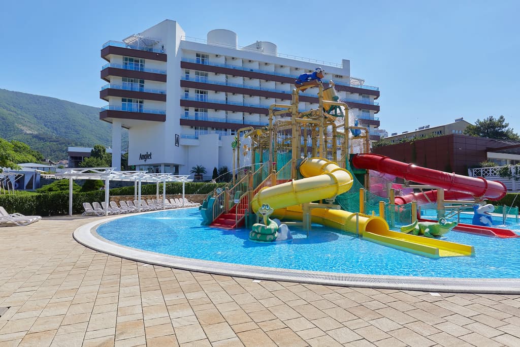 Курортный отель Alean Family Biarritz - Геленджик
