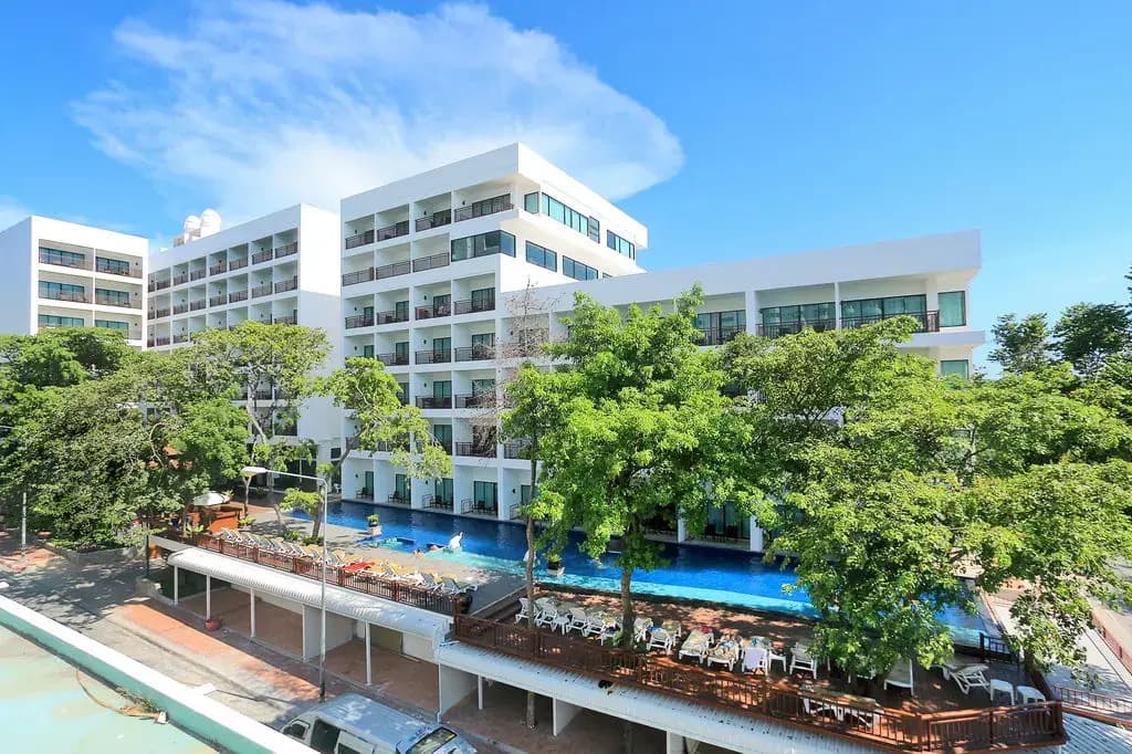 Cosy Beach Hotel - Паттайя